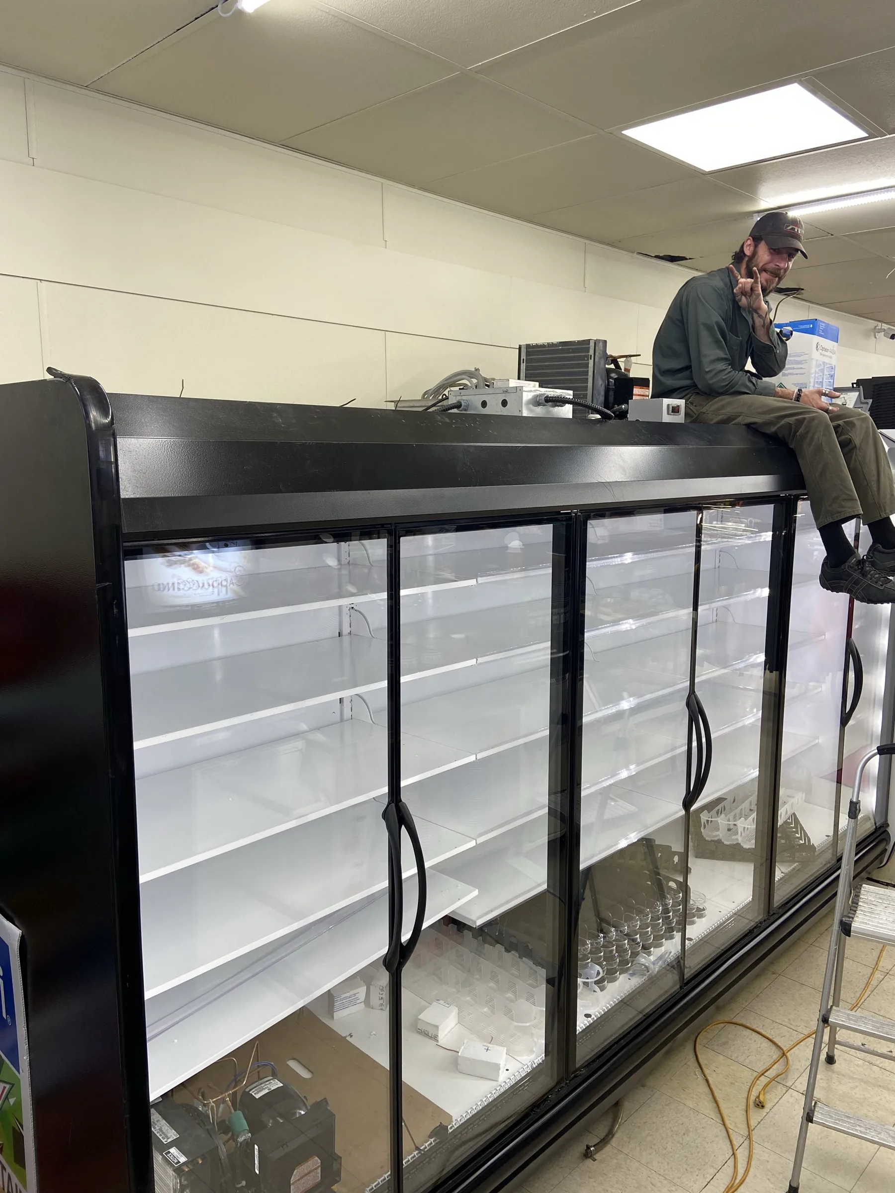 Commercial refrigerated display equipment